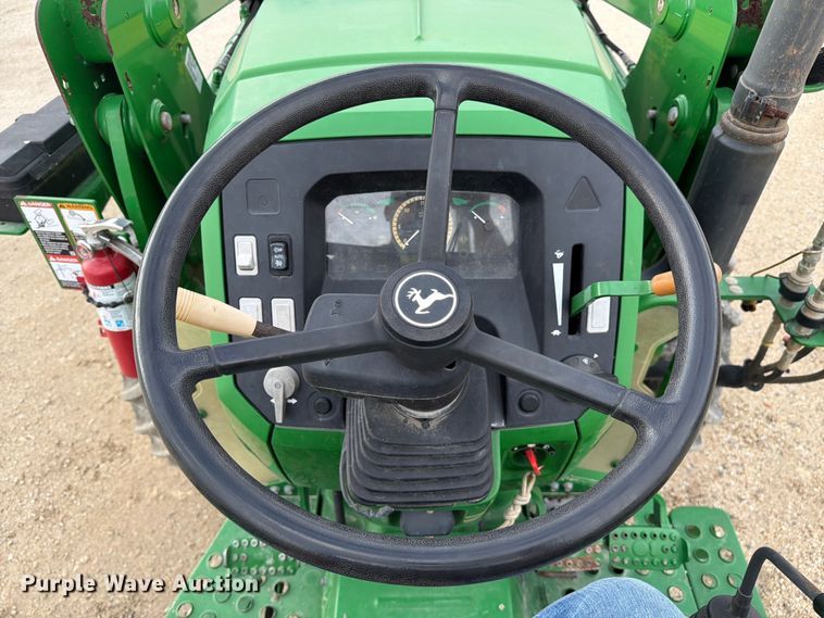 image for item ER3031 2017 John Deere 5065E MFWD tractor