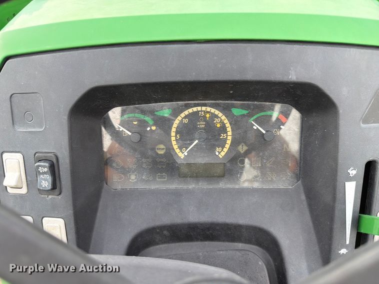 image for item ER3031 2017 John Deere 5065E MFWD tractor
