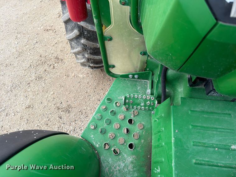 image for item ER3031 2017 John Deere 5065E MFWD tractor