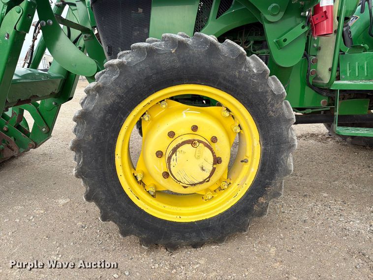 image for item ER3031 2017 John Deere 5065E MFWD tractor