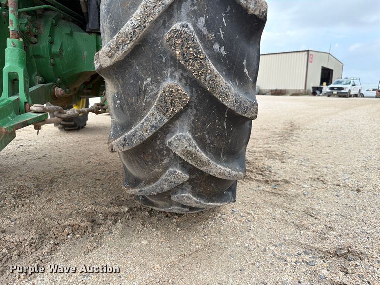 image for item ER3031 2017 John Deere 5065E MFWD tractor