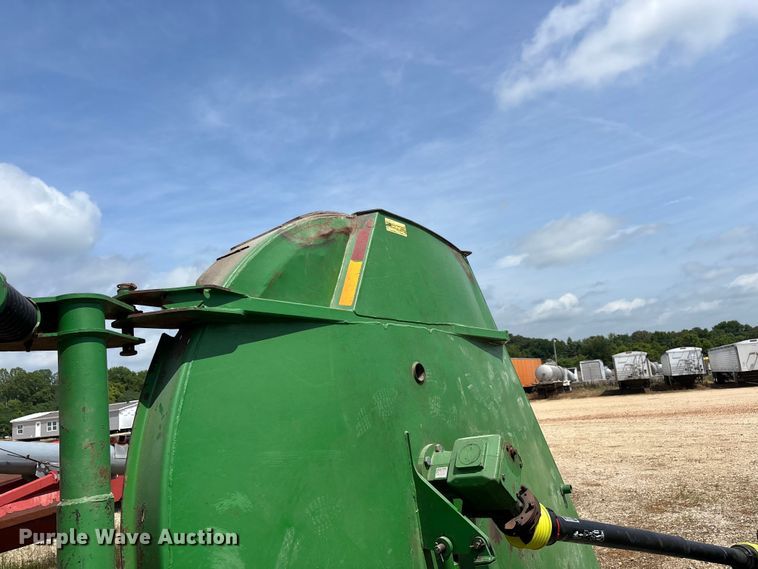 image for item ER3032 2014 John Deere batwing rotary mower
