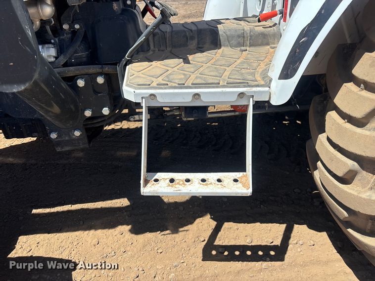 image for item ER7643 2023 Bobcat CT2040 MFWD tractor