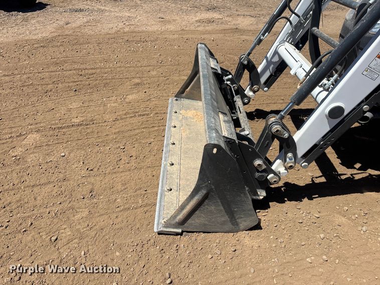 image for item ER7643 2023 Bobcat CT2040 MFWD tractor