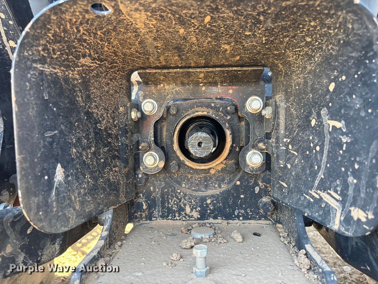 image for item ER7643 2023 Bobcat CT2040 MFWD tractor