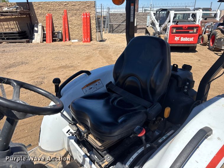 image for item ER7643 2023 Bobcat CT2040 MFWD tractor