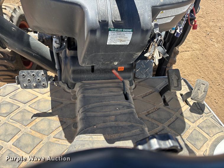 image for item ER7643 2023 Bobcat CT2040 MFWD tractor