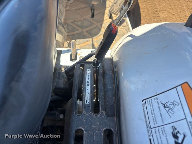 image for item ER7643 2023 Bobcat CT2040 MFWD tractor