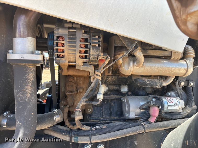 image for item ER7643 2023 Bobcat CT2040 MFWD tractor