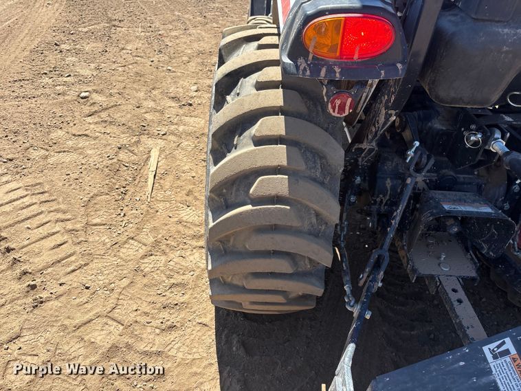 image for item ER7643 2023 Bobcat CT2040 MFWD tractor