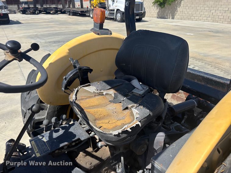 image for item ER7651 1999 New Holland 545D industrial tractor