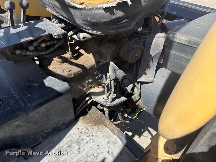 image for item ER7651 1999 New Holland 545D industrial tractor
