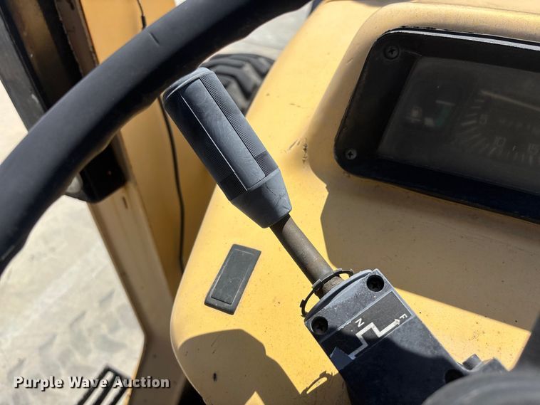 image for item ER7651 1999 New Holland 545D industrial tractor