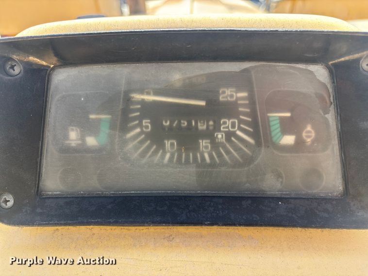 image for item ER7651 1999 New Holland 545D industrial tractor