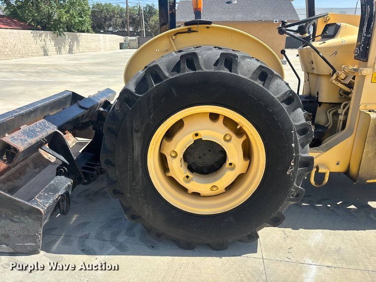 image for item ER7651 1999 New Holland 545D industrial tractor