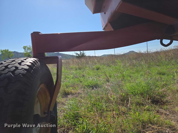 image for item ET5095 Hesston 6550 swather / windrower