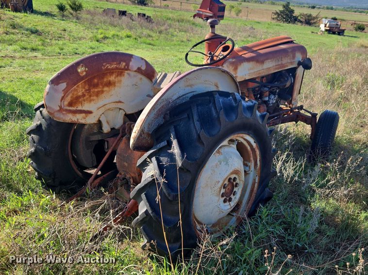image for item ET5149 Ford 851 tractor