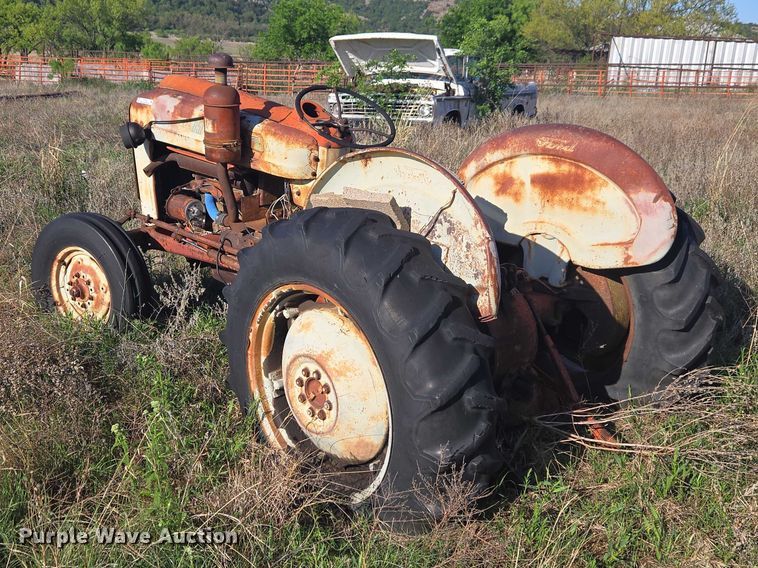 image for item ET5149 Ford 851 tractor