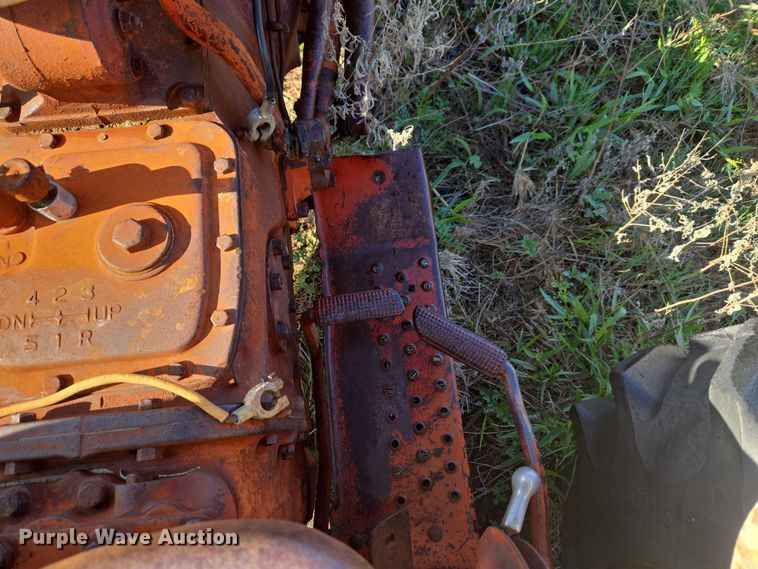 image for item ET5149 Ford 851 tractor