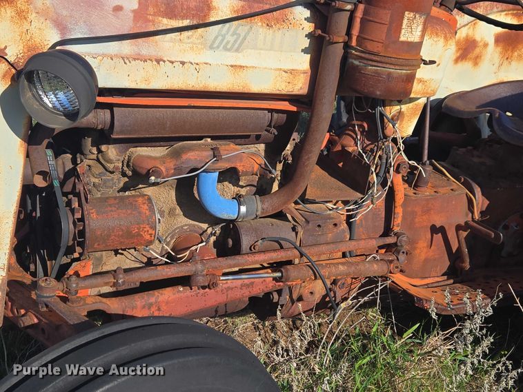 image for item ET5149 Ford 851 tractor