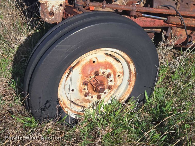 image for item ET5149 Ford 851 tractor