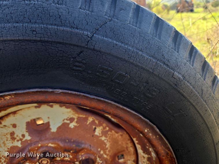 image for item ET5149 Ford 851 tractor
