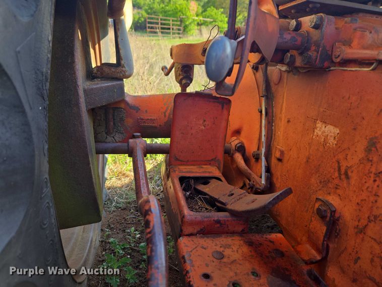image for item ET5149 Ford 851 tractor