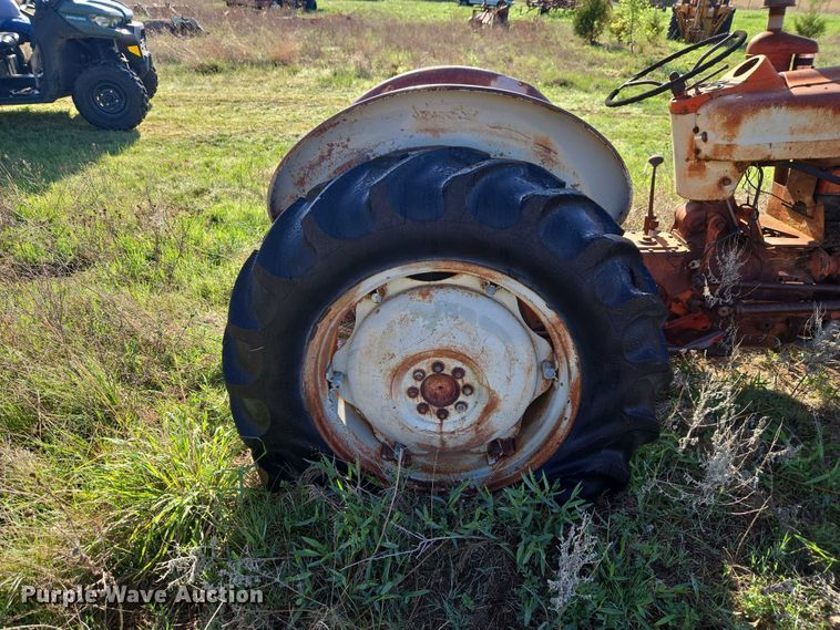 image for item ET5149 Ford 851 tractor