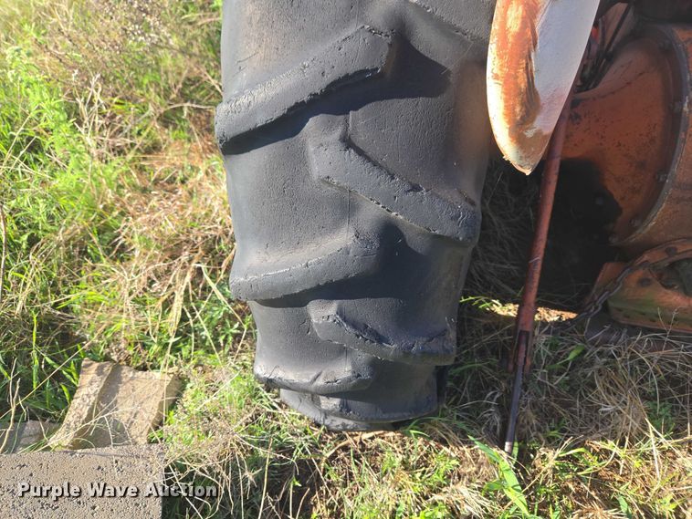 image for item ET5149 Ford 851 tractor