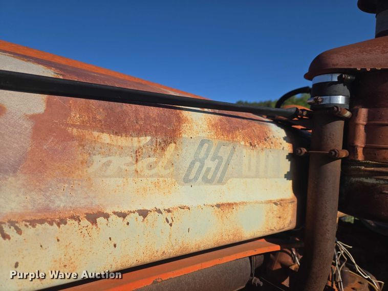 image for item ET5149 Ford 851 tractor