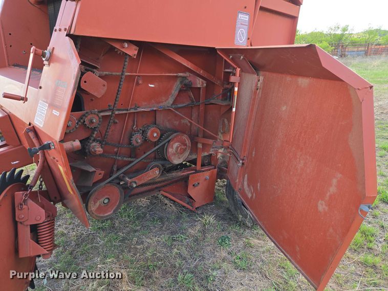 image for item ET5152 Hesston 565A round baler