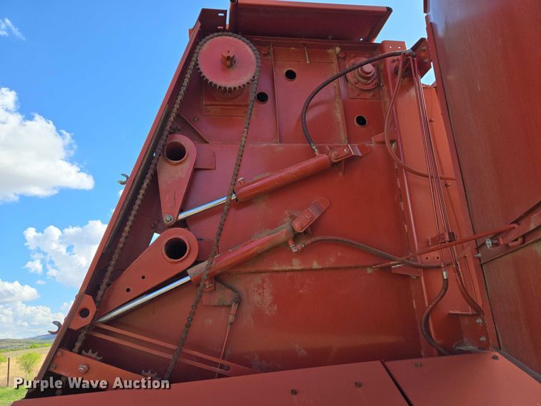 image for item ET5152 Hesston 565A round baler