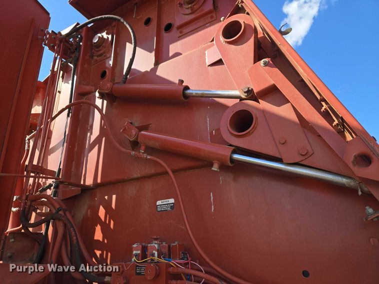 image for item ET5152 Hesston 565A round baler
