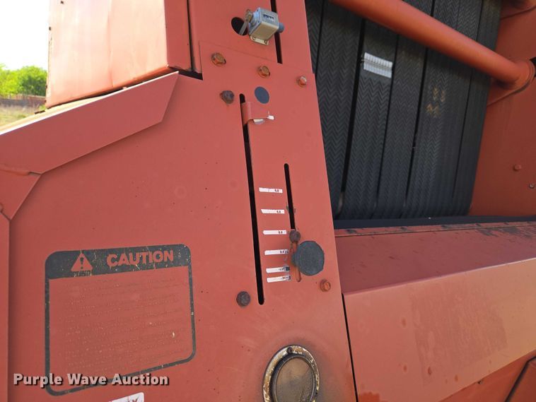 image for item ET5152 Hesston 565A round baler