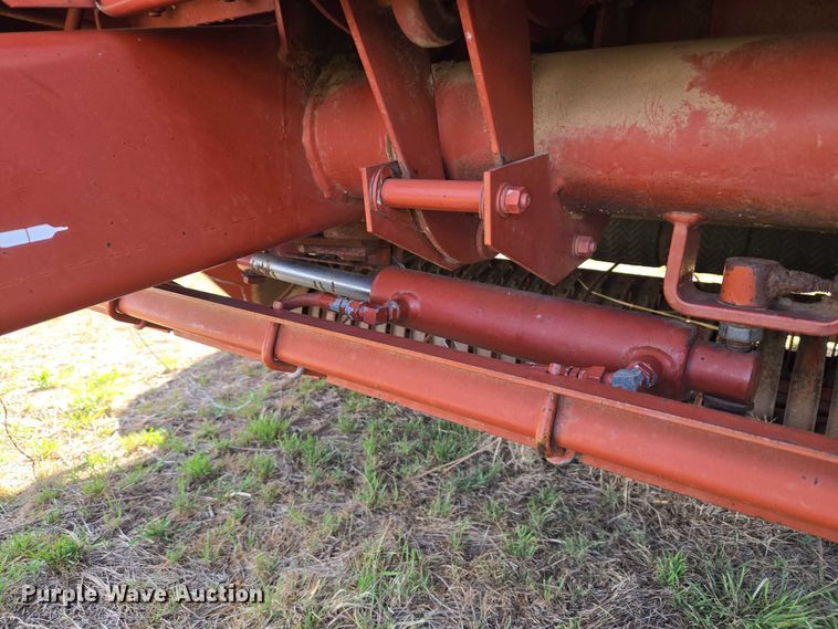 image for item ET5152 Hesston 565A round baler