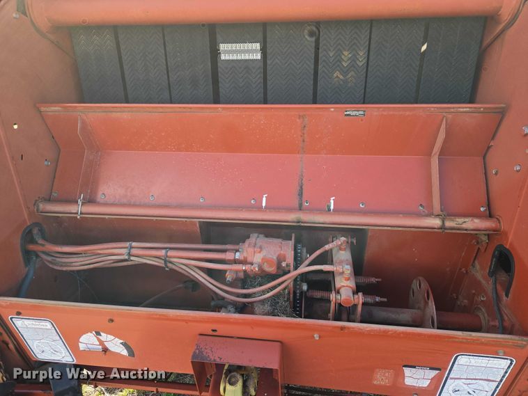 image for item ET5152 Hesston 565A round baler