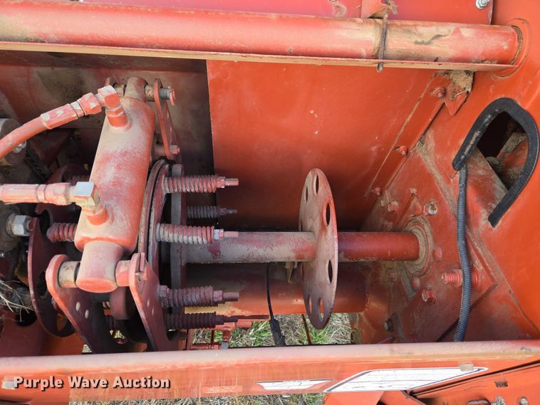 image for item ET5152 Hesston 565A round baler