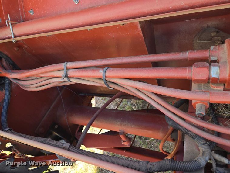 image for item ET5152 Hesston 565A round baler