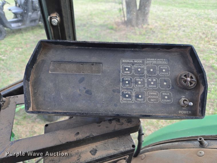 image for item ET5152 Hesston 565A round baler