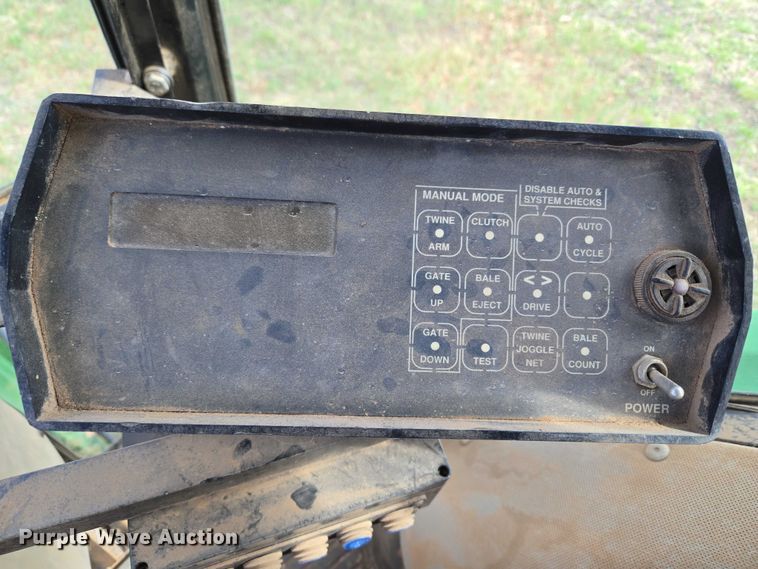 image for item ET5152 Hesston 565A round baler