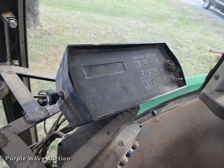 image for item ET5152 Hesston 565A round baler