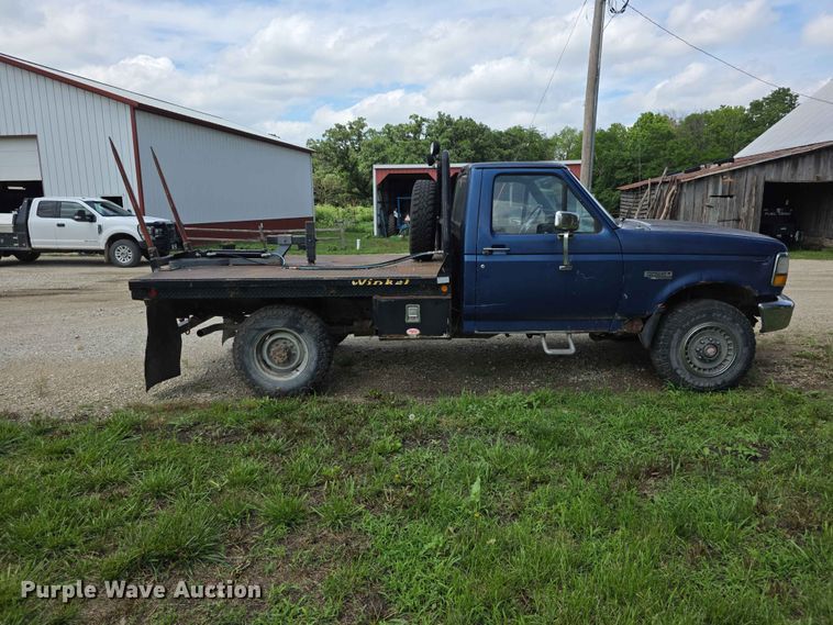 image for item EV2170 1994 Ford F250 XL bale bed pickup truck