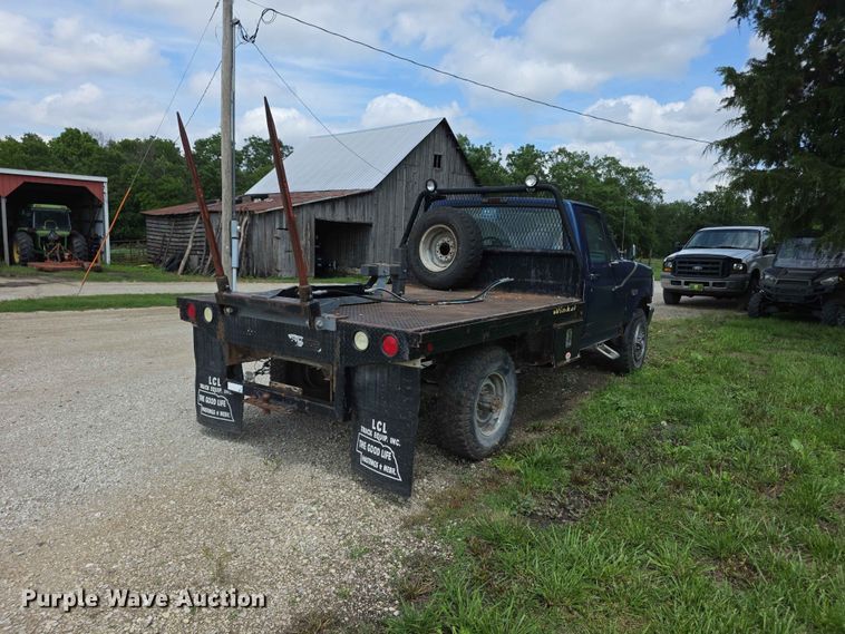 image for item EV2170 1994 Ford F250 XL bale bed pickup truck