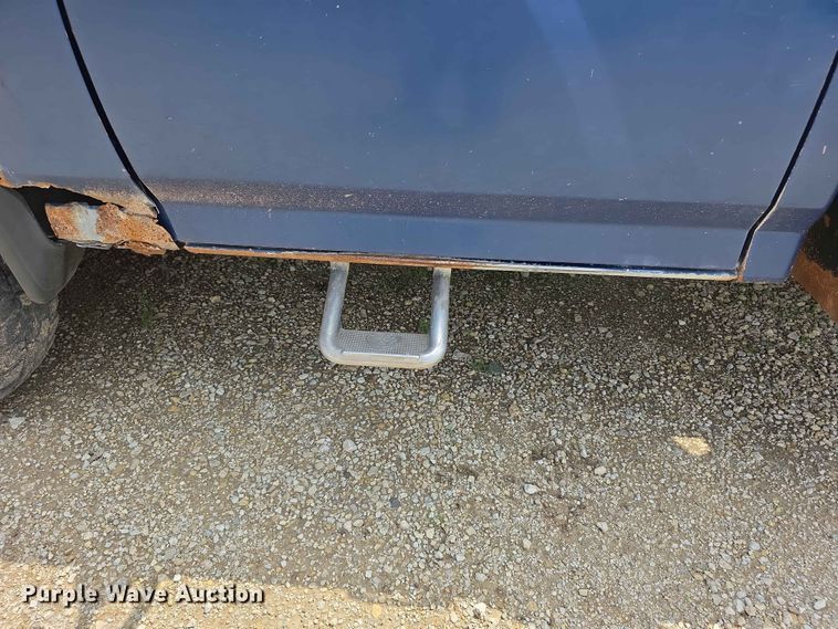image for item EV2170 1994 Ford F250 XL bale bed pickup truck