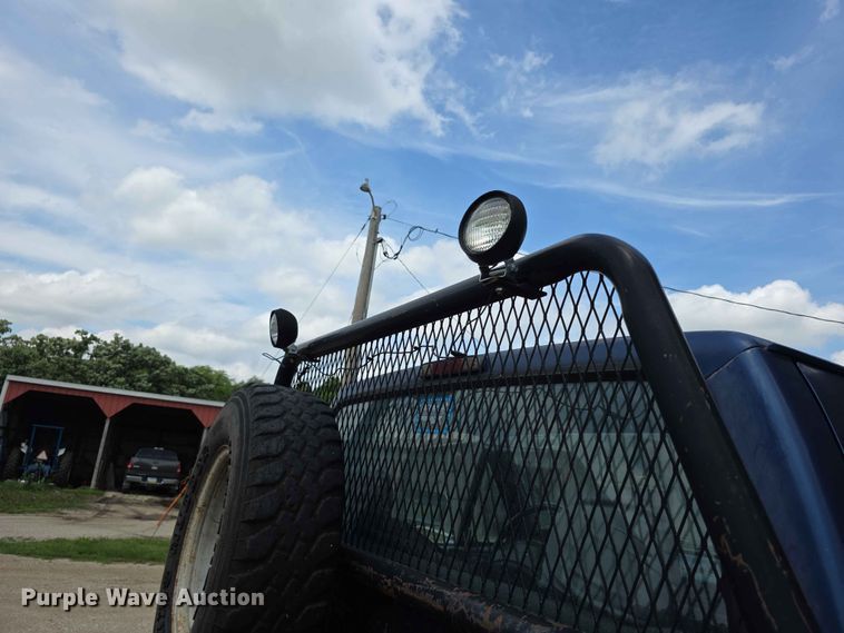 image for item EV2170 1994 Ford F250 XL bale bed pickup truck