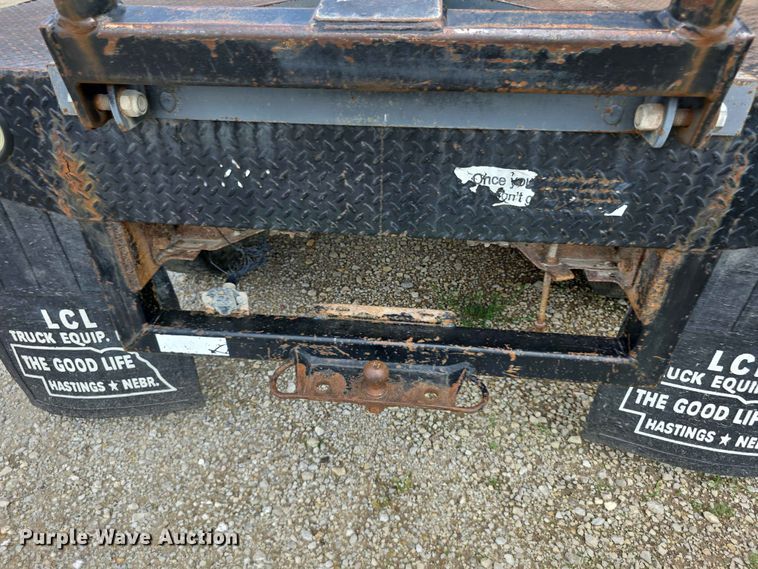 image for item EV2170 1994 Ford F250 XL bale bed pickup truck