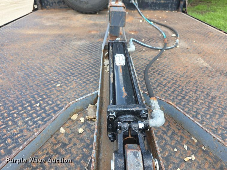 image for item EV2170 1994 Ford F250 XL bale bed pickup truck
