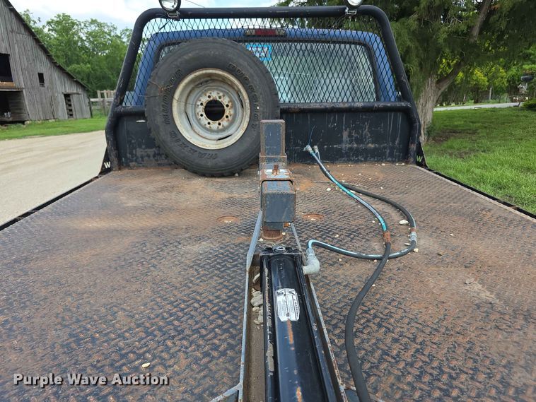 image for item EV2170 1994 Ford F250 XL bale bed pickup truck