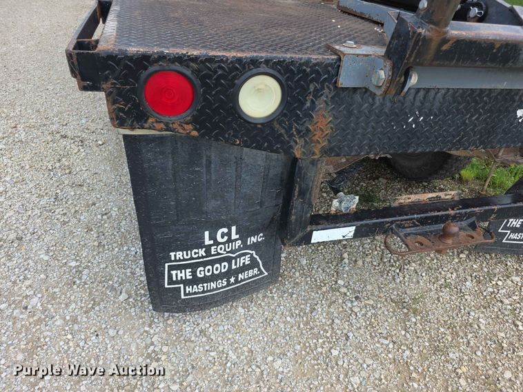 image for item EV2170 1994 Ford F250 XL bale bed pickup truck