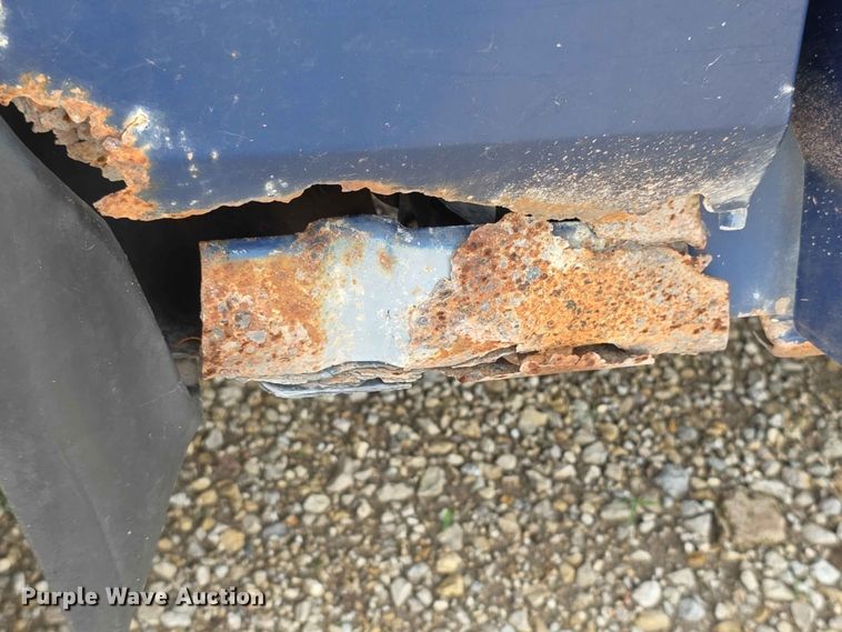 image for item EV2170 1994 Ford F250 XL bale bed pickup truck